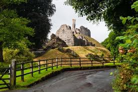 okehampton castle